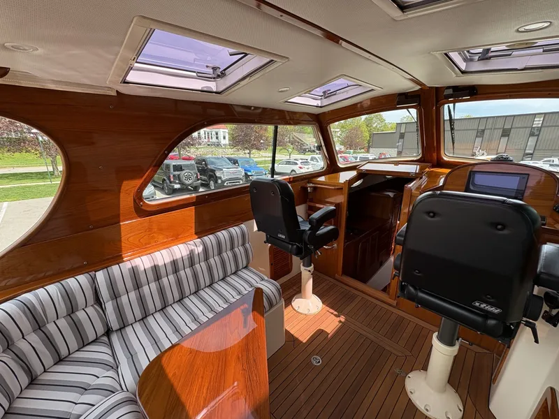 Slide: The Image of Hinckley Yachts 36 Picnic EP 2004 - 6186464