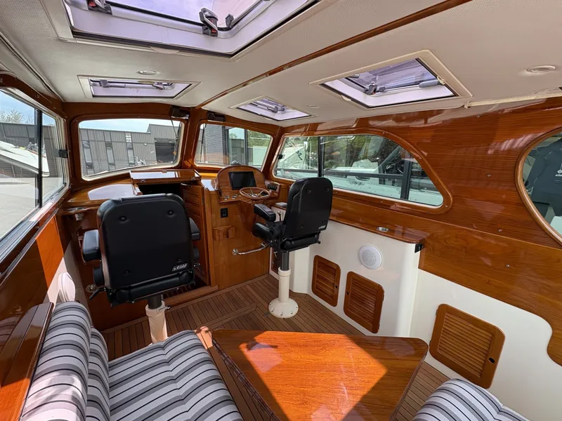 Slide: The Image of Hinckley Yachts 36 Picnic EP 2004 - 6186465