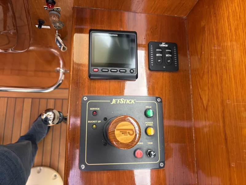 Slide: The Image of Hinckley Yachts 36 Picnic EP 2004 - 6186470