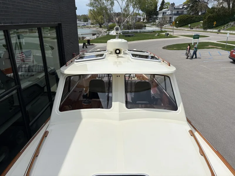 Slide: The Image of Hinckley Yachts 36 Picnic EP 2004 - 6186433
