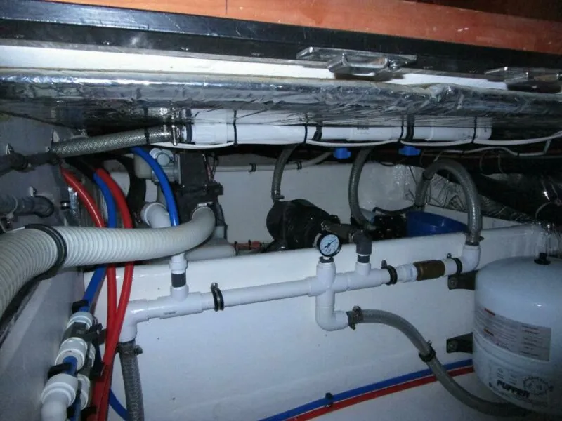 Slide: The Image of Aft Salon Bilge To Starboard - 6186505