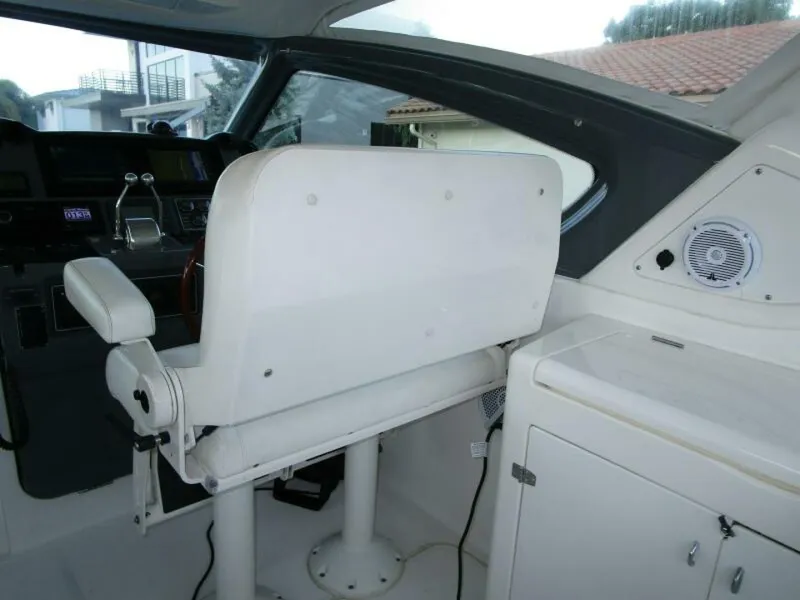 Slide: The Image of Double Stidd Helm Chair - 6186511