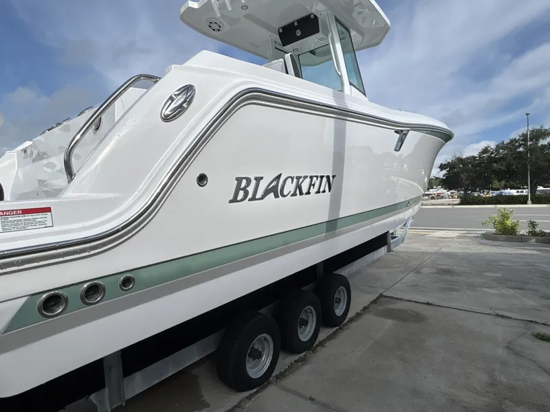 Slide: The Image of Blackfin 252 CC 2027 - 8139731