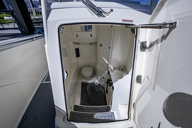 Slide: The Image of Cobia 320 CC 2021 - 6187419
