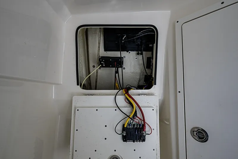 Slide: The Image of Cobia 320 CC 2021 - 6187420