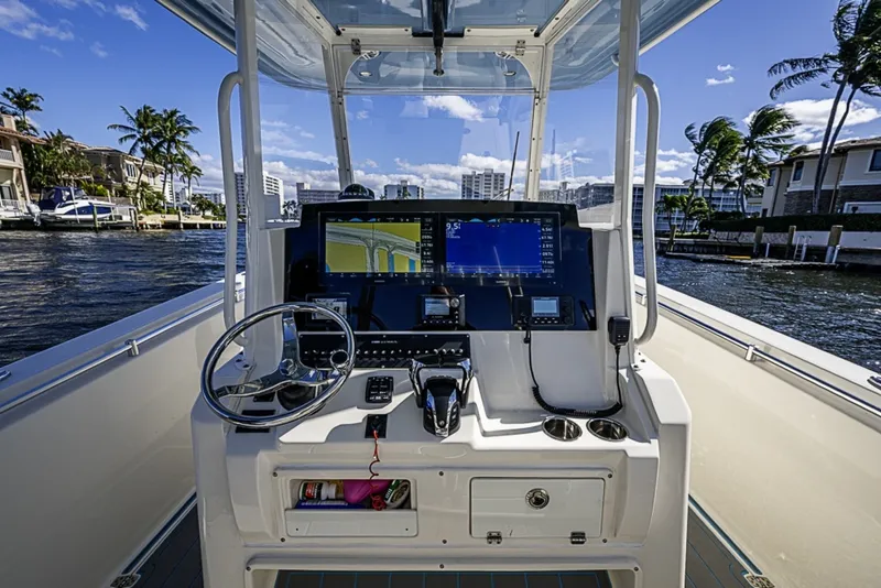 Slide: The Image of Cobia 320 CC 2021 - 6187422