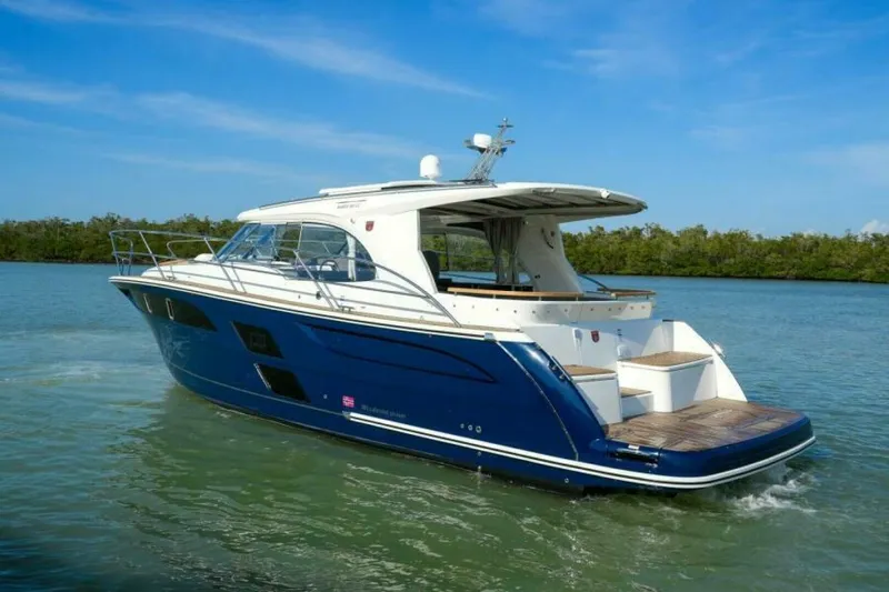 Slide: The Image of Marex 360 Cabriolet Cruiser 2026 - 6187479