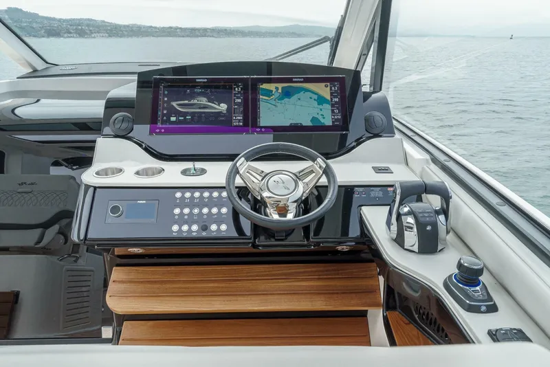 Slide: The Image of Sea Ray 370 Sundancer 2022 - 6187760
