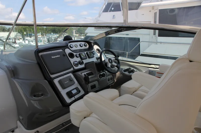 The Image of Cruisers 520 EXPRESS 2007 - 6188156