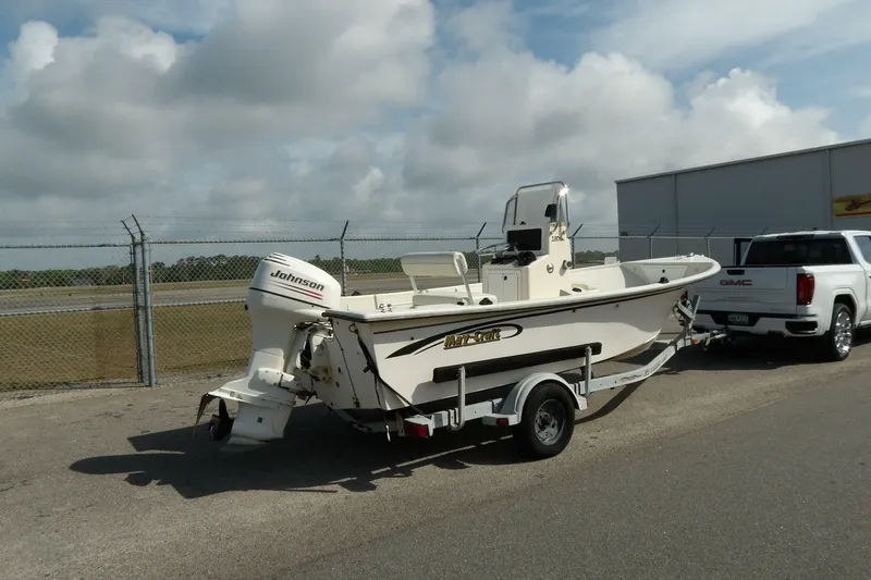 Slide: The Image of May-Craft 1800 Skiff 2005 - 6203012