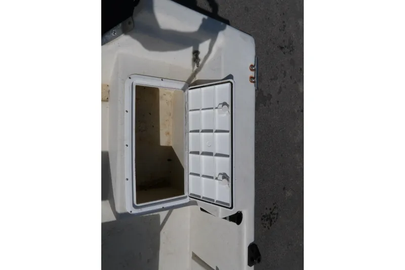 Slide: The Image of May-Craft 1800 Skiff 2005 - 6203033