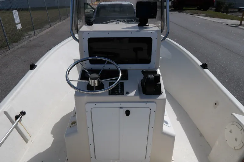 Slide: The Image of May-Craft 1800 Skiff 2005 - 6203018