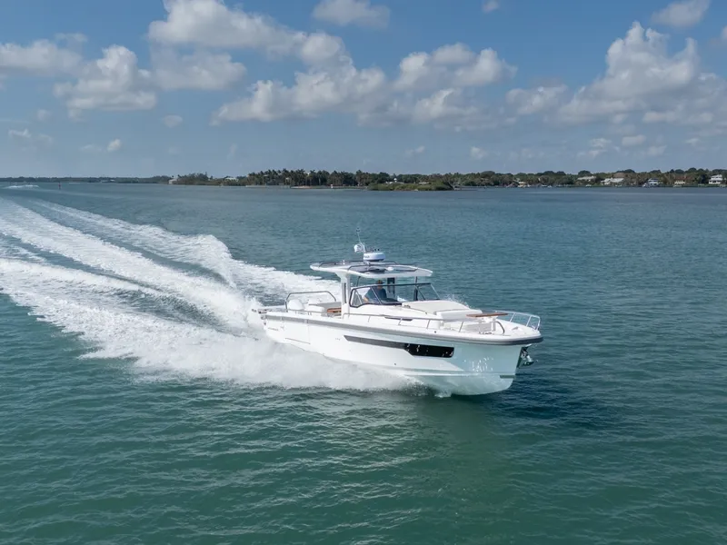 Slide: The Image of Nimbus Sport Tender 42 2026 - 7867477