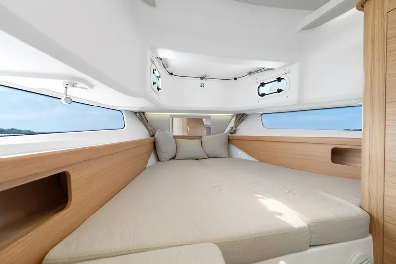 Slide: The Image of Nimbus Sport Tender 42 2026 - 7867451