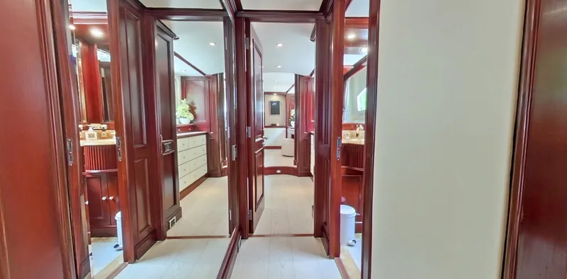 Slide: The Image of Benetti 115 Classic 2003 - 6203145