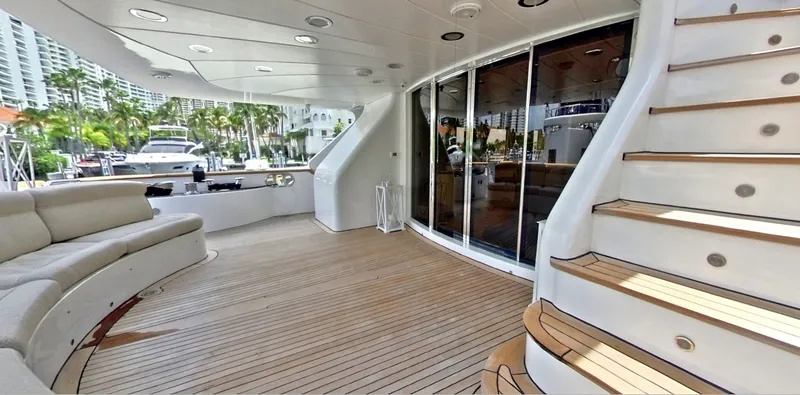 Slide: The Image of Benetti 115 Classic 2003 - 6203142