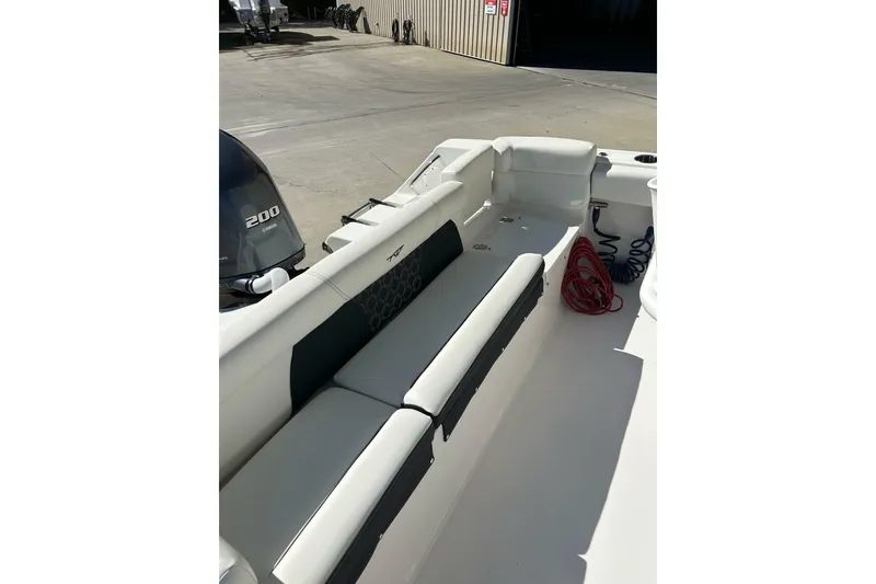 Slide: The Image of Tidewater 220 LXF 2023 - 6203250