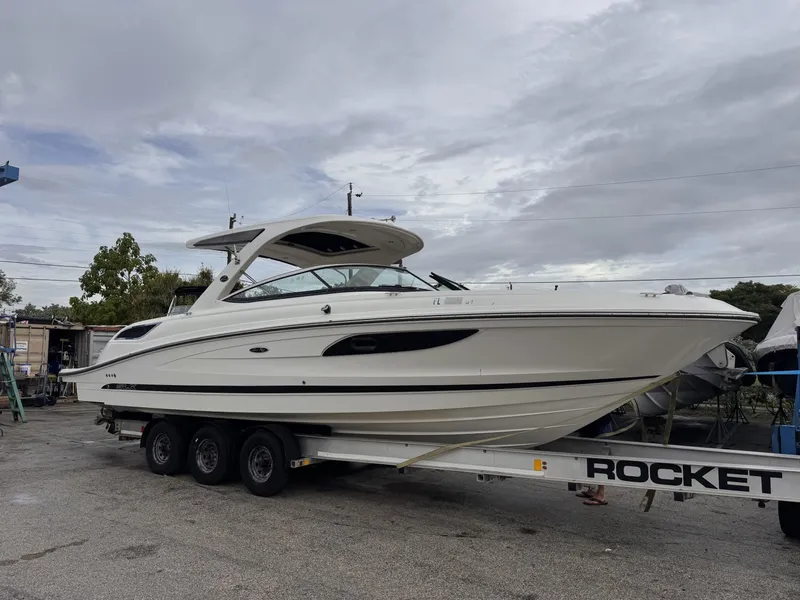 Slide: The Image of Sea Ray 350 SLX 2016 - 6203506