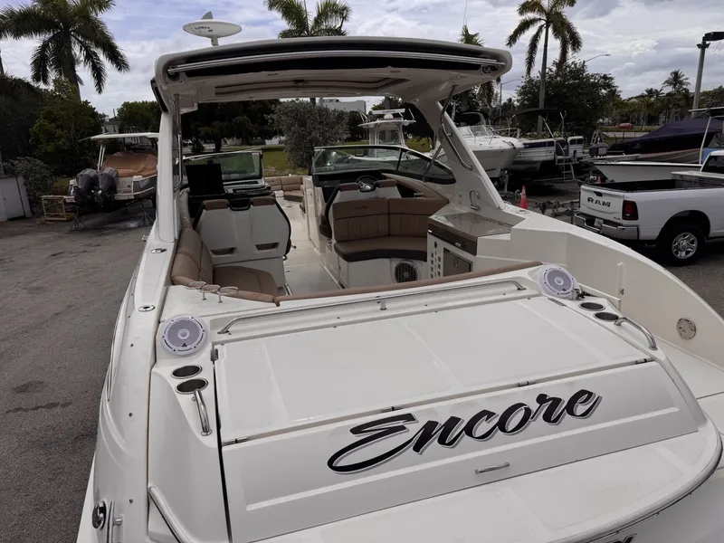 Slide: The Image of Sea Ray 350 SLX 2016 - 6203515