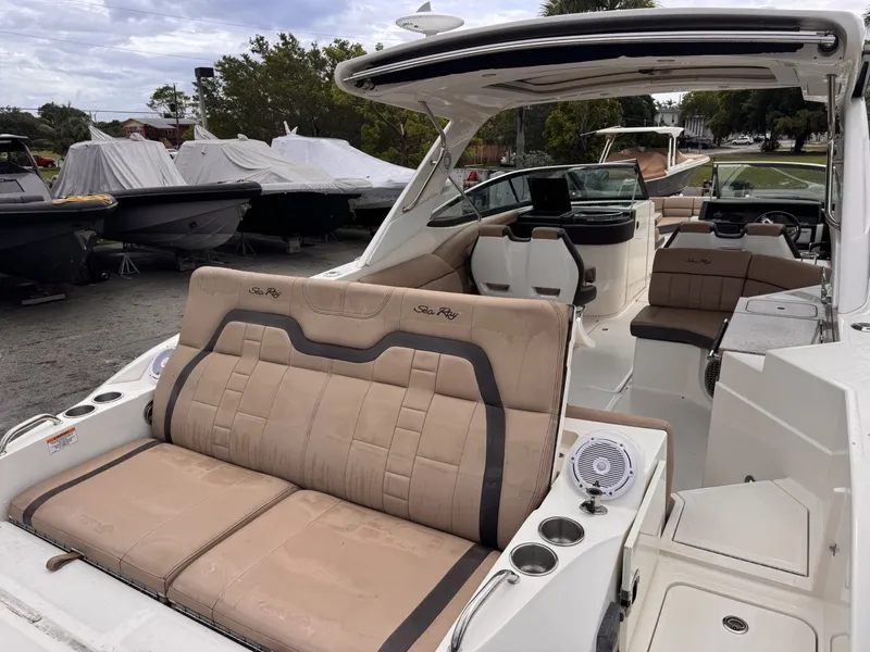 Slide: The Image of Sea Ray 350 SLX 2016 - 6203516