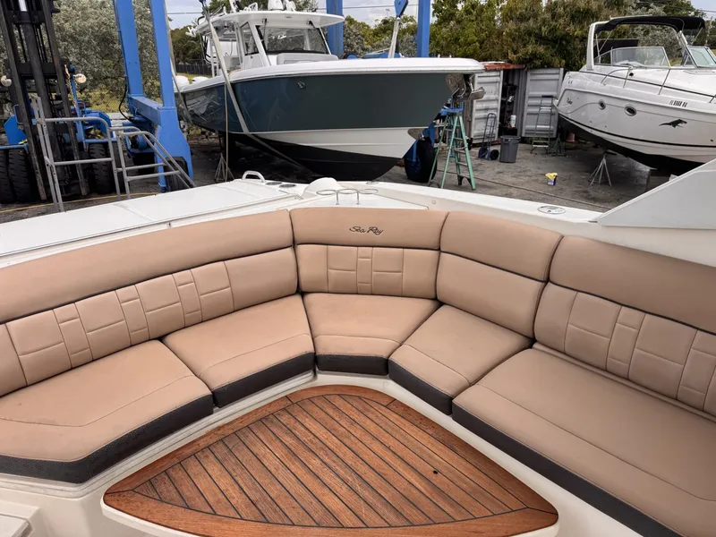 Slide: The Image of Sea Ray 350 SLX 2016 - 6203518
