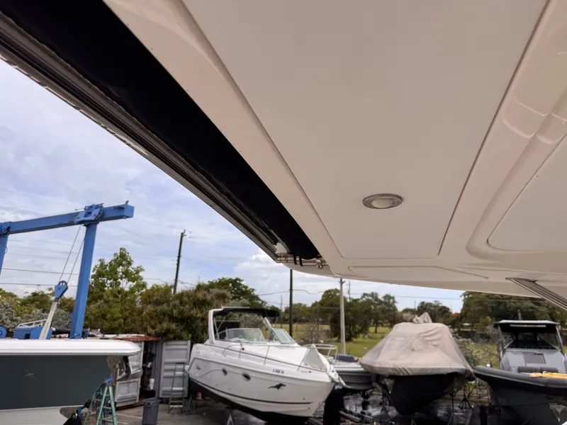 Slide: The Image of Sea Ray 350 SLX 2016 - 6203521