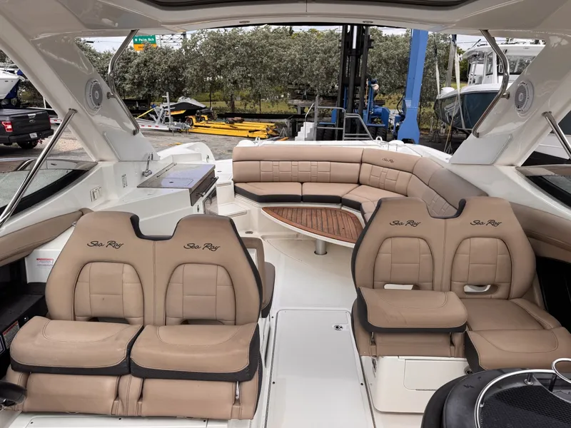Slide: The Image of Sea Ray 350 SLX 2016 - 6203535