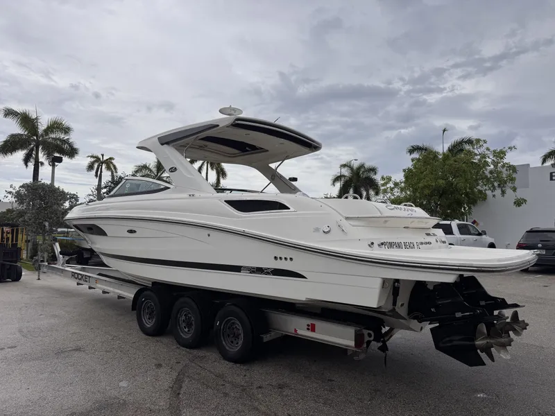 Slide: The Image of Sea Ray 350 SLX 2016 - 6203509