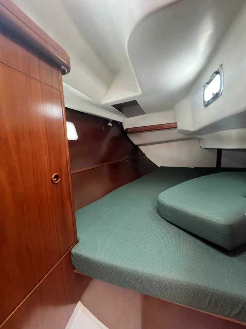 Slide: The Image of Beneteau Oceanis 361 2002 - 6303854