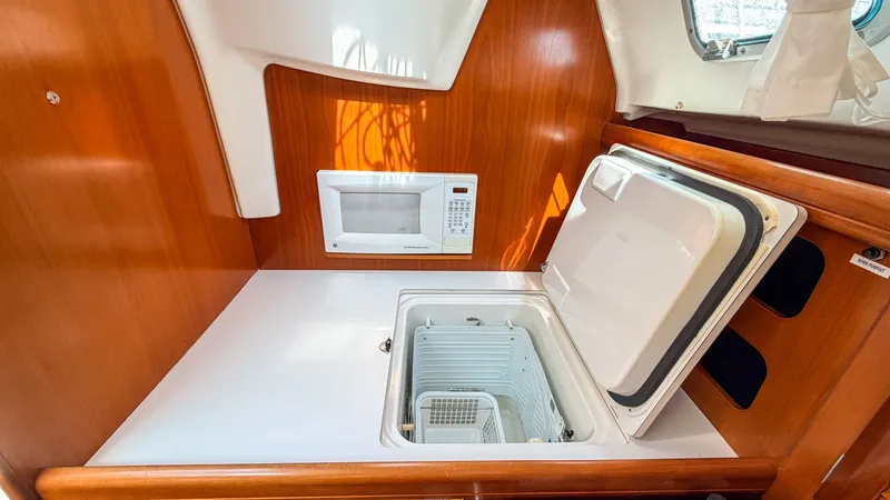 Slide: The Image of Beneteau Oceanis 361 2002 - 8231818