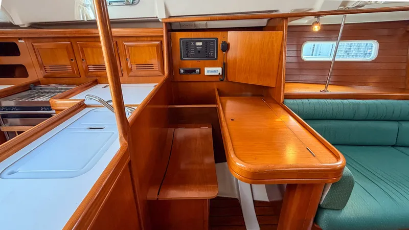 Slide: The Image of Beneteau Oceanis 361 2002 - 8231796
