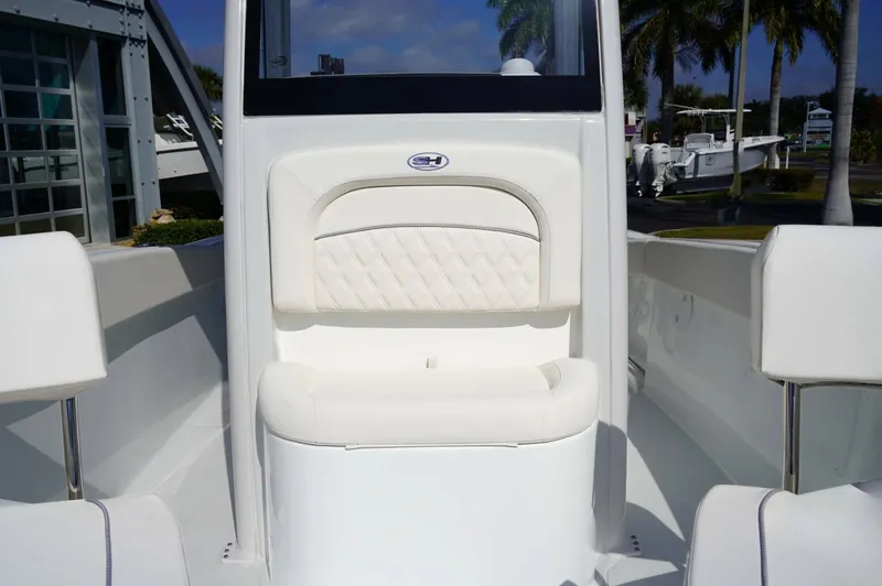 Slide: The Image of Sea Hunt Ultra 245SE 2026 - 6203841