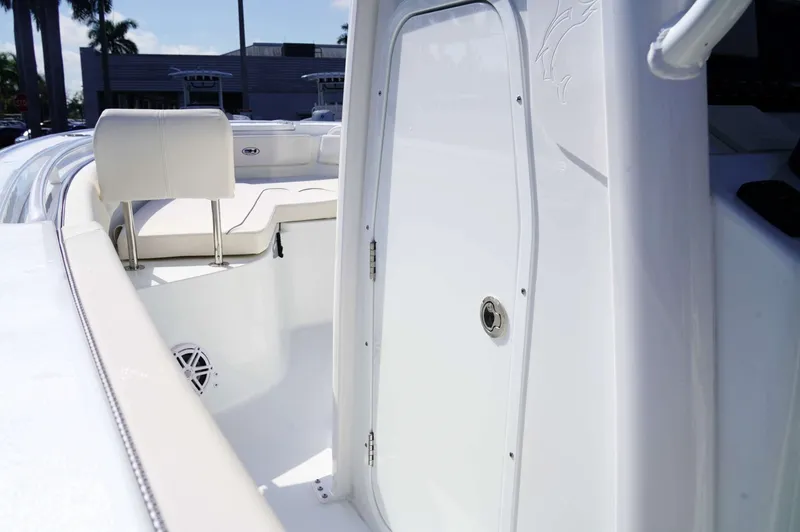 Slide: The Image of Sea Hunt Ultra 245SE 2026 - 6203848