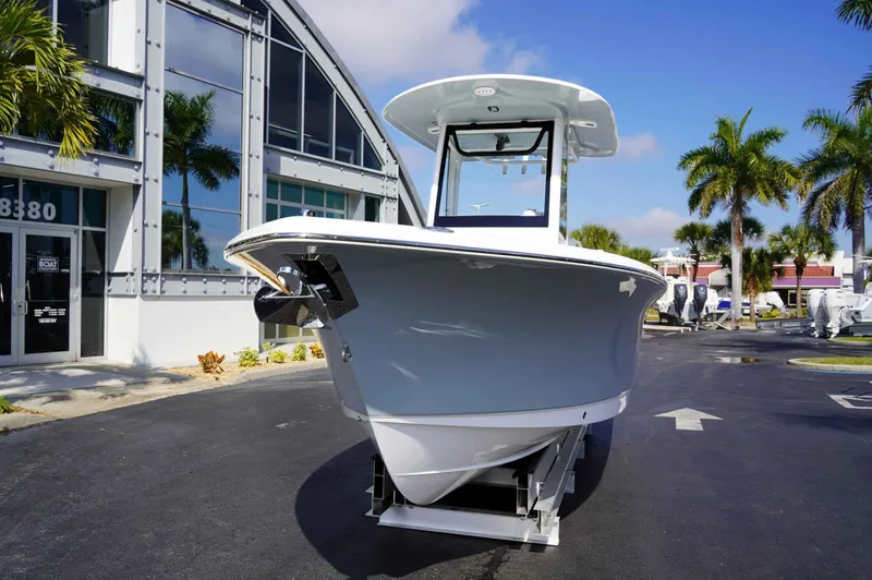 Slide: The Image of Sea Hunt Ultra 245SE 2026 - 6203820
