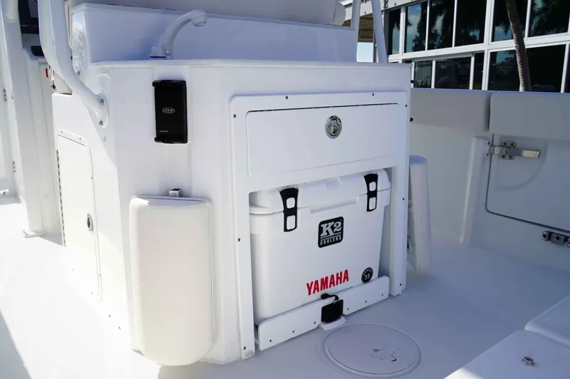 Slide: The Image of Sea Hunt Ultra 245SE 2026 - 6203823