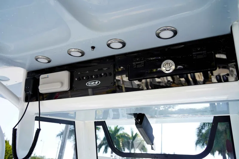 Slide: The Image of Sea Hunt Ultra 255SE 2026 - 6203871