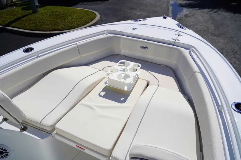 Slide: The Image of Sea Hunt Ultra 255SE 2026 - 6203876