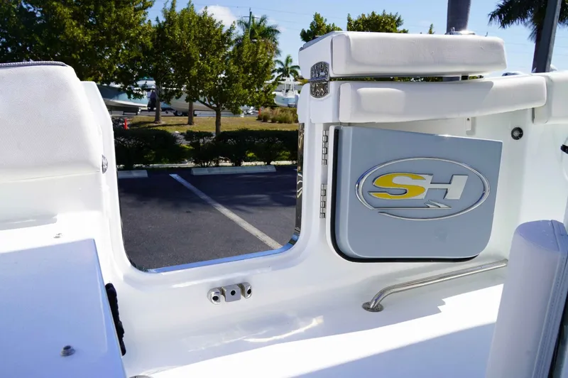 Slide: The Image of Sea Hunt Ultra 255SE 2026 - 6203896