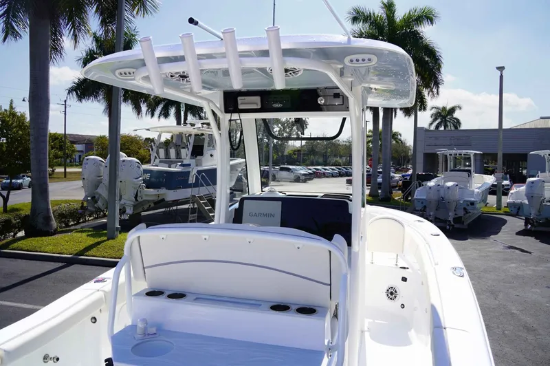 Slide: The Image of Sea Hunt Ultra 255SE 2026 - 6203867