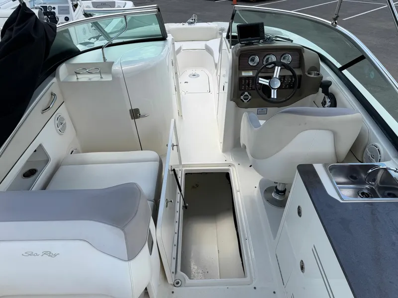 Slide: The Image of Sea Ray 300 Sundeck 2013 - 6204327