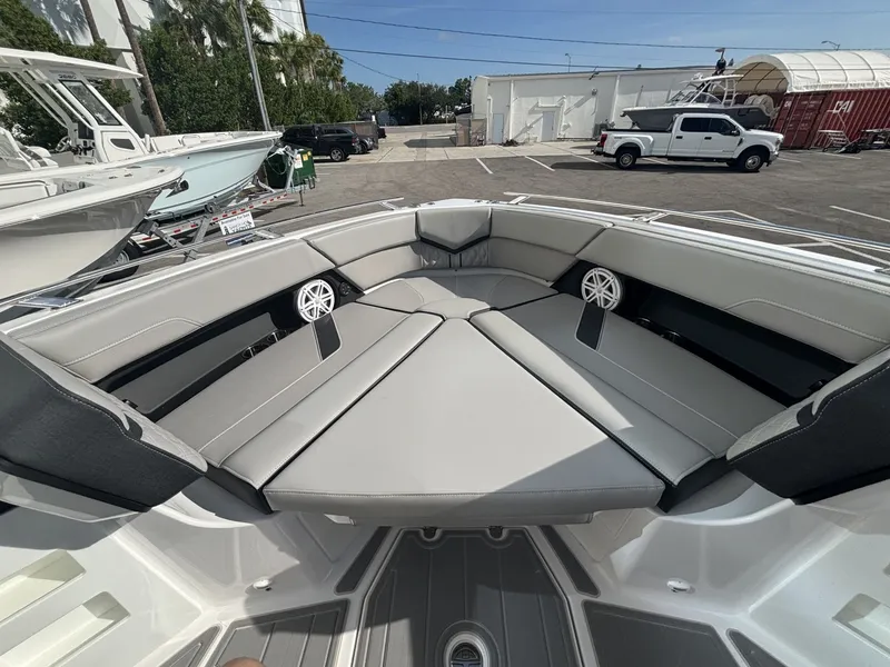 Slide: The Image of Monterey Elite 30 OB 2027 - 7527932