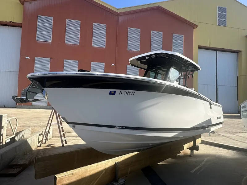 Slide: The Image of Blackfin 272 CC - Bow Profile 2025 Blackfin 272 CC - 6223264
