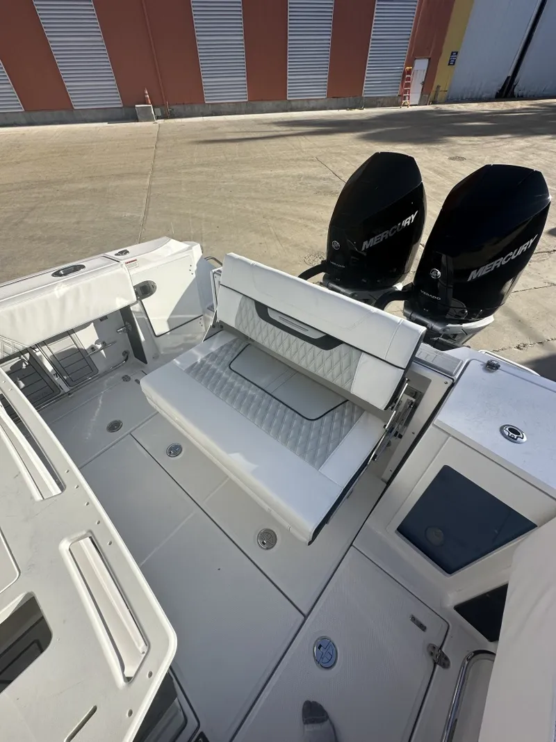 Slide: The Image of Blackfin 272 CC - Cockpit Seating 2025 Blackfin 272 CC - 6223284