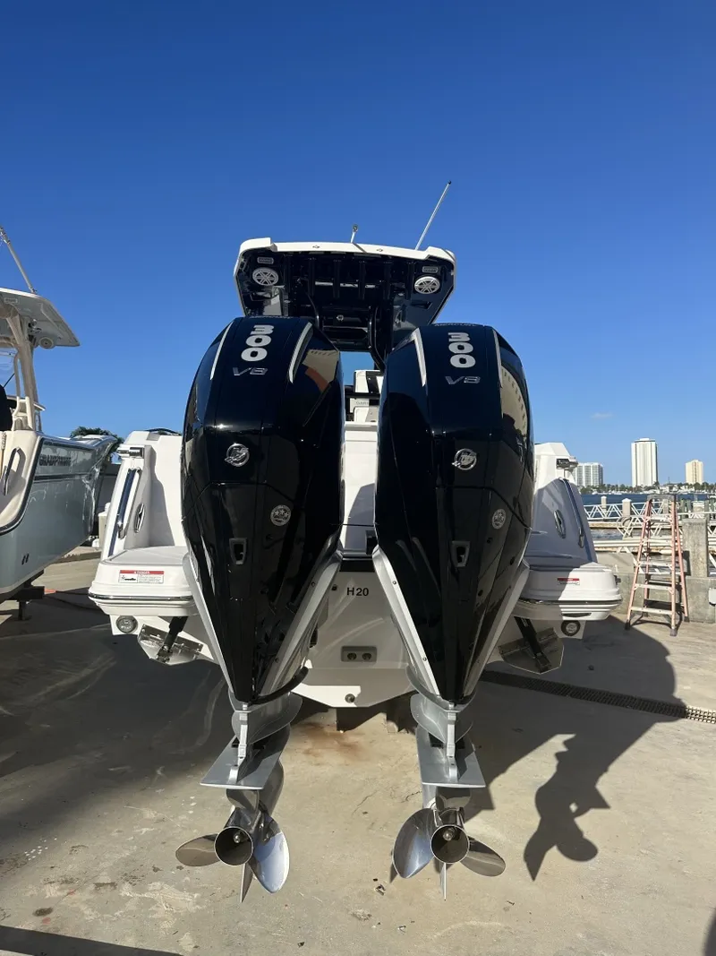Slide: The Image of Blackfin 272 CC - Twin Mercury V8 300HP  2025 Blackfin 272 CC - 6223259