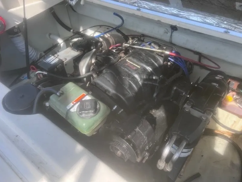 Slide: The Image of Engine Compartment - 6223306