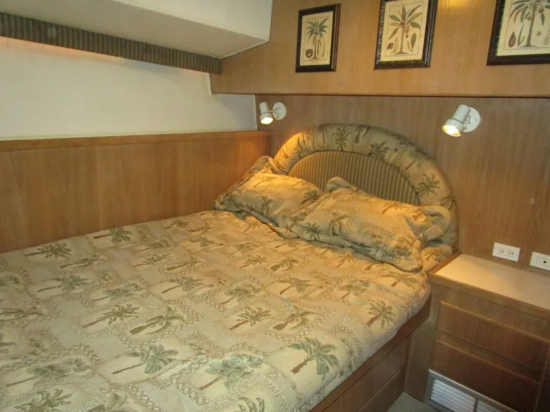 Slide: The Image of Master Looking Aft - 6332614