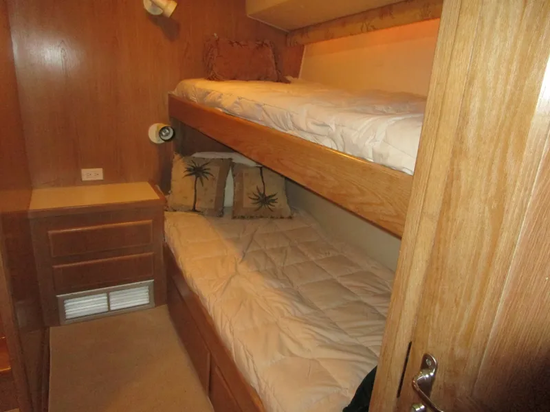 Slide: The Image of Portside Cabin - 6332618