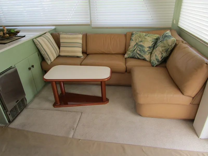 Slide: The Image of Salon Settee - 6332593