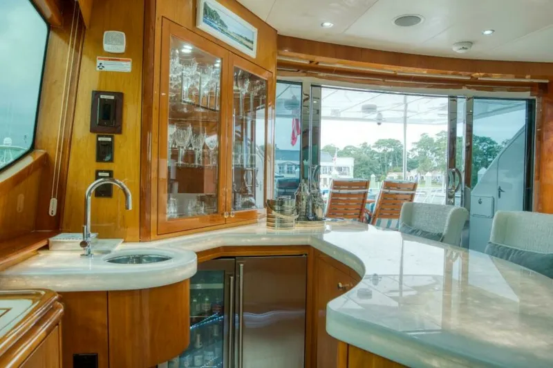 Slide: The Image of Hatteras 80 Enclosed Bridge 2007 - 7655690