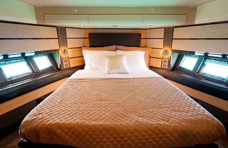 Slide: The Image of Azimut 58 Fly 2011 - 6225244